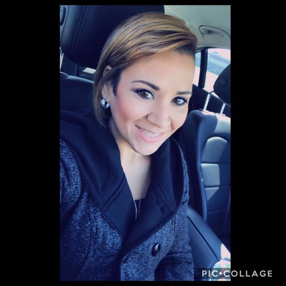 Meet your Posher, Monica - Picture 1 of 1